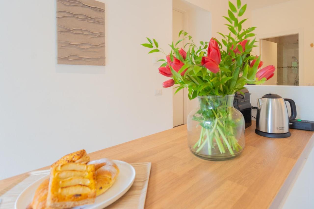Enchanted Como Lake - Tremezzo Apartments By Rent All Como Bagian luar foto